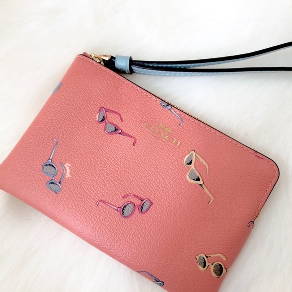 Coach NWT Sunglasses Print Wristlet - Picture 3 of 7
